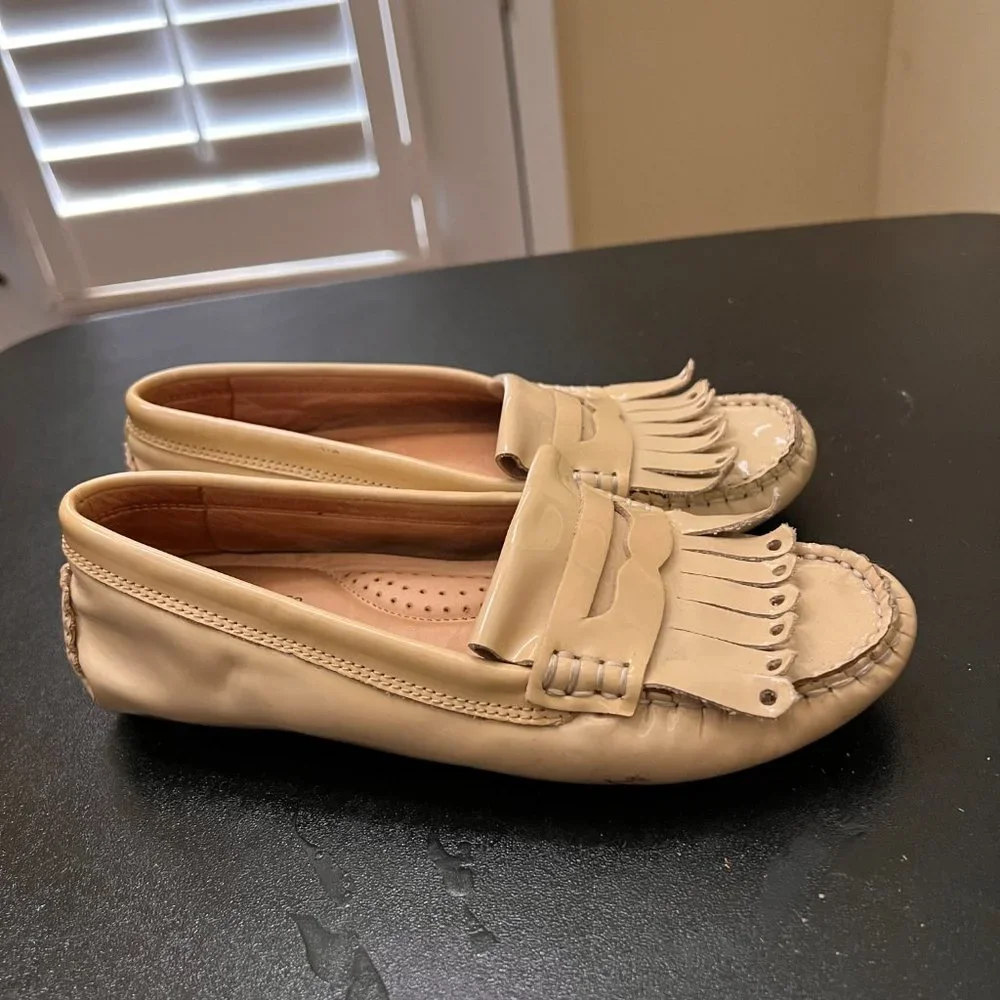 Bass cream leather loafer flats size 5 with knitted fringe